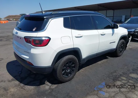 2018 Jeep Compass Limited 4X4 z USA, uszkodzony, nr VIN 3C4NJDCB7JT290510